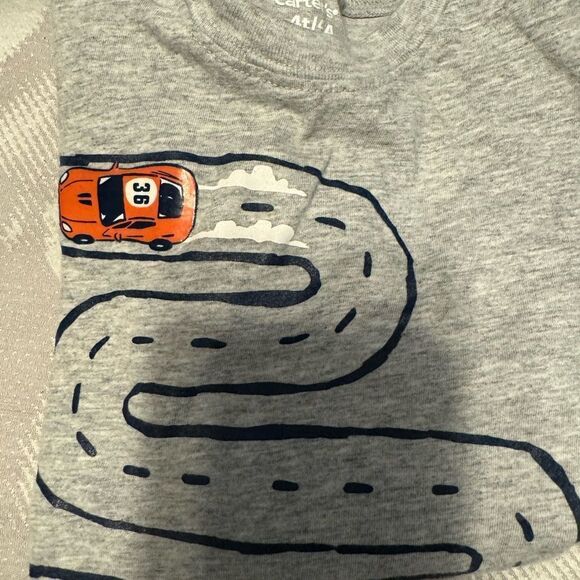 Boys 4T long sleeve cars tee and camo sweatshirt zip up hoodie bundle! Like new! - Picture 3 of 8